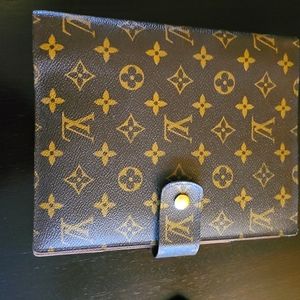 LOUIS VUITTON PLANNER